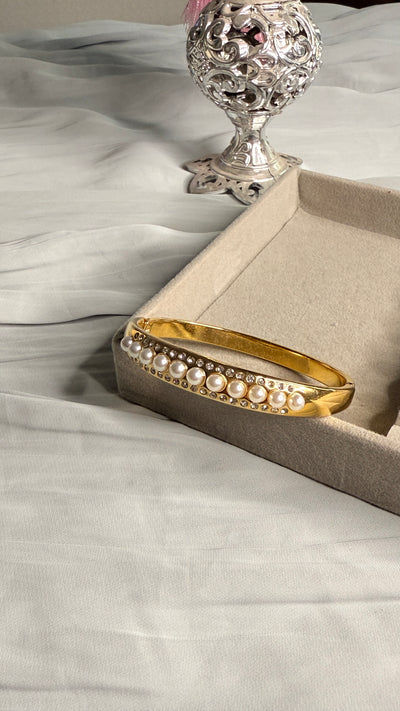 Gold Tone Pearl Bracelet